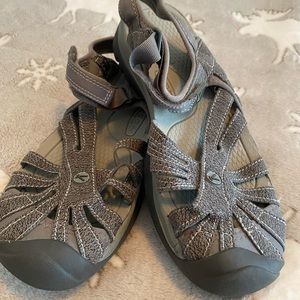 Keen Rose sandal Womens gray adjustable slingback, Hiking, sport sandal 9.5